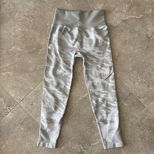 NWOT Ryderwear Camo Seamless High Waisted Leggings - S Light Grey Camoflaugr